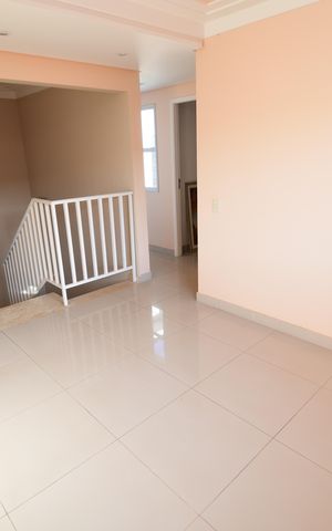 Casa de condomínio para alugar com 340m², 3 quartos e 4 vagasSala 2