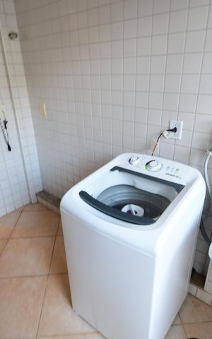 Casa de condomínio para alugar com 340m², 3 quartos e 4 vagasÁrea de Serviço