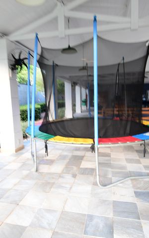 Casa de condomínio para alugar com 340m², 3 quartos e 4 vagasÁrea comum - Playground