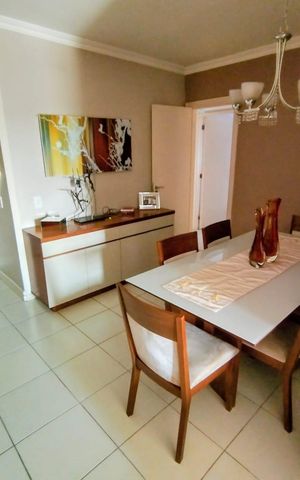 Apartamento à venda com 105m², 4 quartos e 2 vagas Apartamento à venda com 105m², 4 quartos e 2 vagasSala