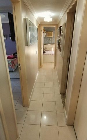 Apartamento à venda com 105m², 4 quartos e 2 vagas Apartamento à venda com 105m², 4 quartos e 2 vagasCorredor