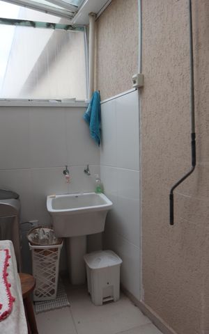 Casa de condomínio à venda com 142m², 3 quartos e 4 vagasLavanderia