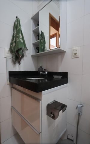 Casa de condomínio à venda com 142m², 3 quartos e 4 vagasBanheiro Social