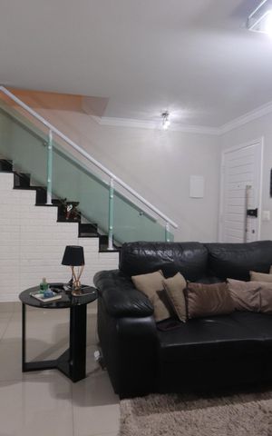 Casa de condomínio à venda com 142m², 3 quartos e 4 vagasSala