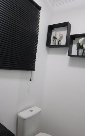 Casa de condomínio à venda com 142m², 3 quartos e 4 vagasLavabo