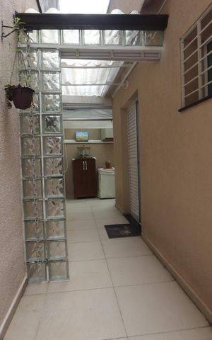 Casa de condomínio à venda com 142m², 3 quartos e 4 vagasLavanderia