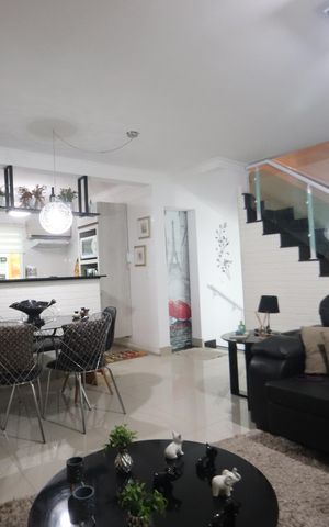 Casa de condomínio à venda com 142m², 3 quartos e 4 vagasSala