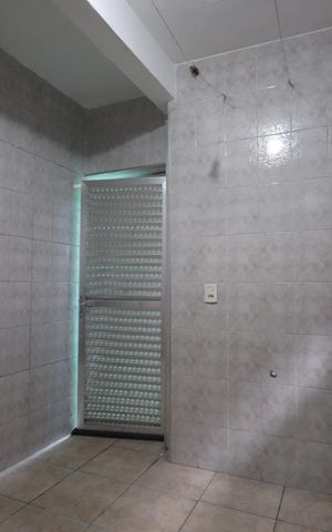 Casa à venda com 140m², 2 quartos e 5 vagasLavanderia