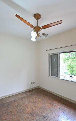 Casa à venda com 121m², 4 quartos e 6 vagas Casa à venda com 121m², 4 quartos e 6 vagasQuarto 4