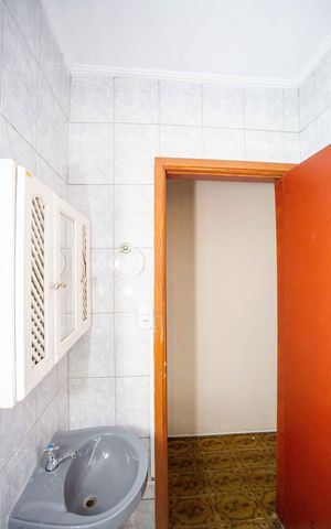 Casa à venda com 131m², 3 quartos e 2 vagasBanheiro