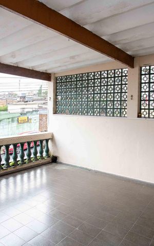 Casa à venda com 131m², 3 quartos e 2 vagasVaranda