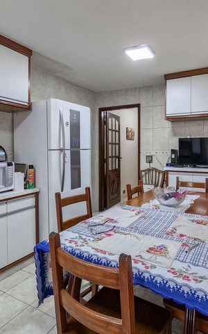 Casa à venda com 200m², 3 quartos e 2 vagas