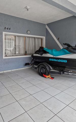 Casa à venda com 200m², 3 quartos e 2 vagas