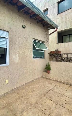 Casa para alugar com 275m², 5 quartos e 2 vagas