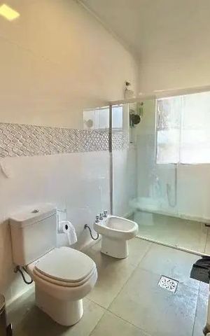 Casa para alugar com 275m², 5 quartos e 2 vagas
