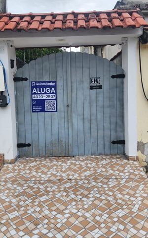 Casa para alugar com 80m², 2 quartos e 2 vagas