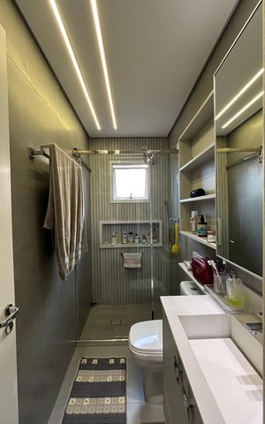 Apartamento à venda com 104m², 2 quartos e 3 vagas Apartamento à venda com 104m², 2 quartos e 3 vagasBanheiro da Suíte