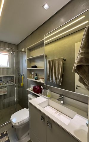 Apartamento à venda com 104m², 2 quartos e 3 vagas Apartamento à venda com 104m², 2 quartos e 3 vagasBanheiro da Suíte