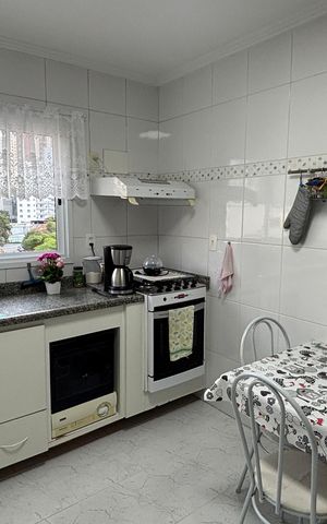 Apartamento à venda com 104m², 2 quartos e 3 vagas Apartamento à venda com 104m², 2 quartos e 3 vagasCozinha