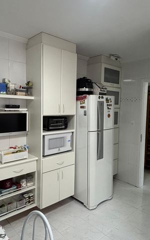 Apartamento à venda com 104m², 2 quartos e 3 vagas Apartamento à venda com 104m², 2 quartos e 3 vagasCozinha