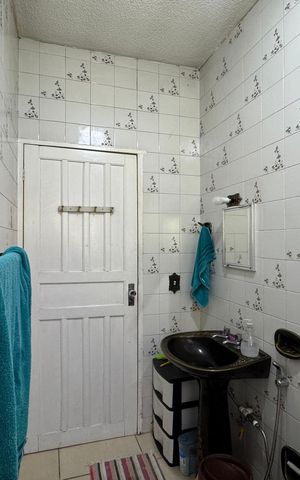 Casa à venda com 1365m², 3 quartos e sem vagaBanheiro 1