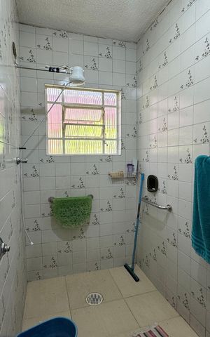 Casa à venda com 1365m², 3 quartos e sem vagaBanheiro 1