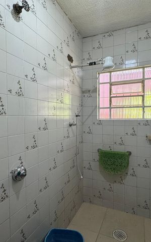 Casa à venda com 1365m², 3 quartos e sem vagaBanheiro 1