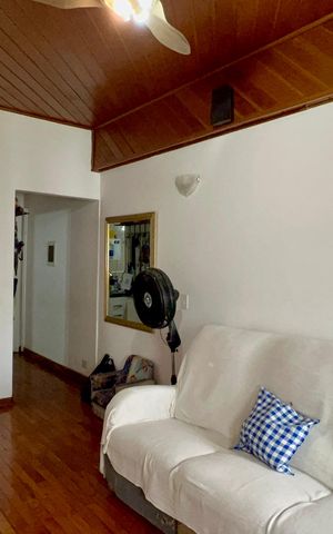 Apartamento à venda com 93m², 2 quartos e 1 vaga Apartamento à venda com 93m², 2 quartos e 1 vagaSala