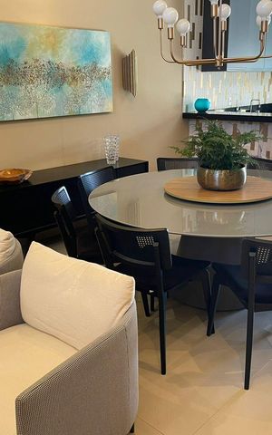 Casa de condomínio à venda com 205m², 3 quartos e 4 vagasSala