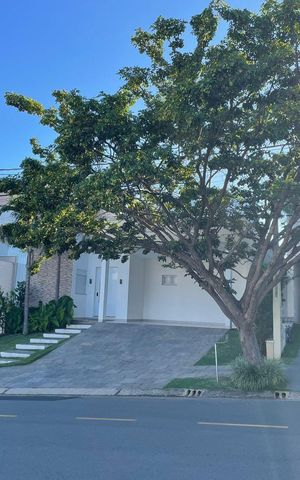 Casa de condomínio à venda com 205m², 3 quartos e 4 vagasFachada