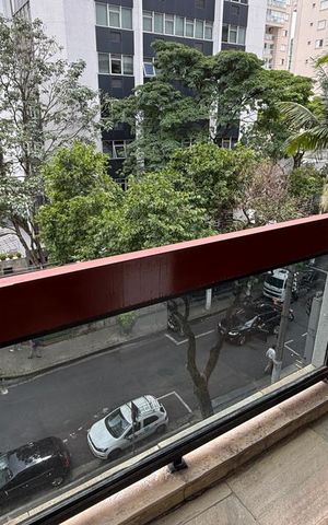 Apartamento à venda com 146m², 4 quartos e 2 vagas Apartamento à venda com 146m², 4 quartos e 2 vagasVaranda