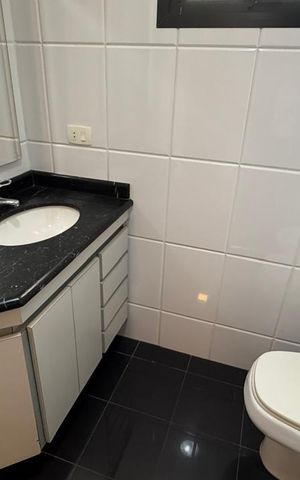 Apartamento à venda com 146m², 4 quartos e 2 vagas Apartamento à venda com 146m², 4 quartos e 2 vagasBanheiro