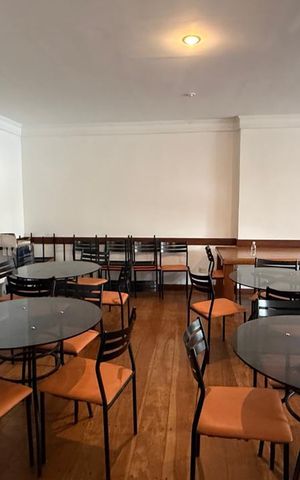 Apartamento à venda com 146m², 4 quartos e 2 vagas Apartamento à venda com 146m², 4 quartos e 2 vagasSalão