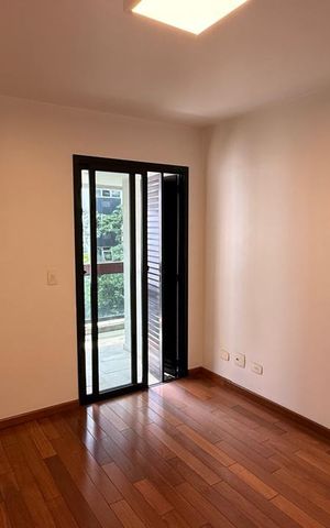 Apartamento à venda com 146m², 4 quartos e 2 vagas Apartamento à venda com 146m², 4 quartos e 2 vagasQuarto