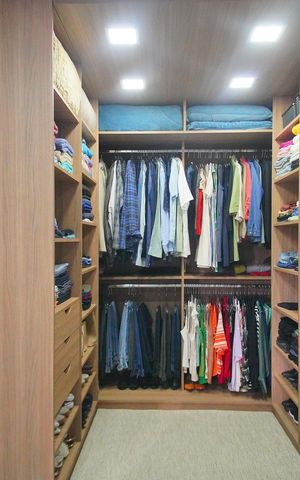 Casa à venda com 293m², 3 quartos e 5 vagasCloset da suíte