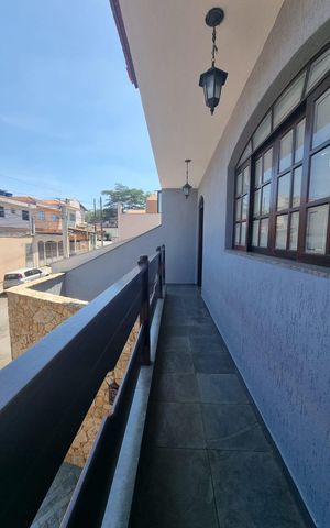 Casa à venda com 219m², 3 quartos e 5 vagasVaranda