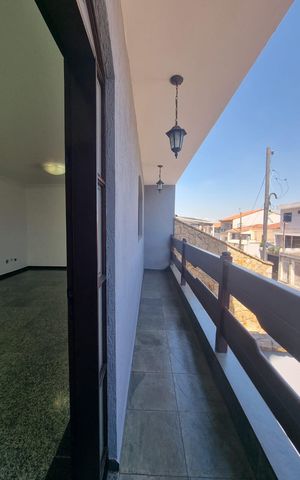 Casa à venda com 219m², 3 quartos e 5 vagasVaranda