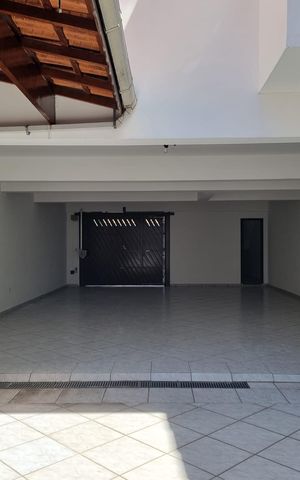 Casa à venda com 219m², 3 quartos e 5 vagasGaragem