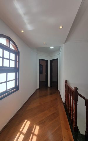 Casa à venda com 219m², 3 quartos e 5 vagasCorredor