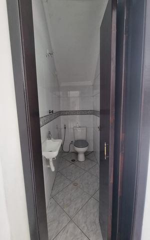 Casa à venda com 219m², 3 quartos e 5 vagasLavabo