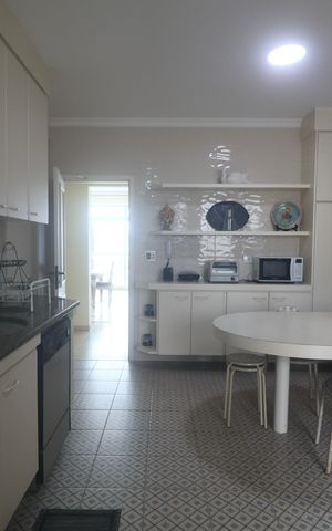 Apartamento para alugar com 480m², 6 quartos e 2 vagas Apartamento para alugar com 480m², 6 quartos e 2 vagasCozinha