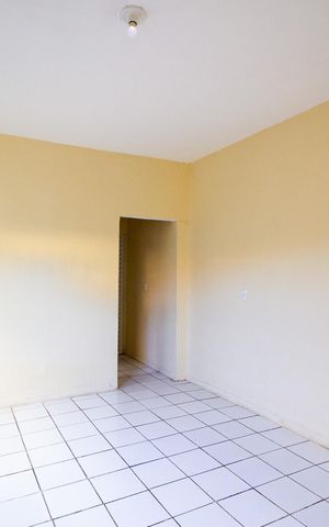 Casa para alugar com 80m², 1 quarto e sem vaga Casa para alugar com 80m², 1 quarto e sem vagaSala