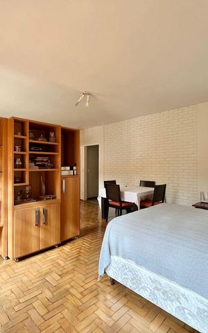 Casa para alugar com 350m², 4 quartos e 4 vagas Casa para alugar com 350m², 4 quartos e 4 vagasSala