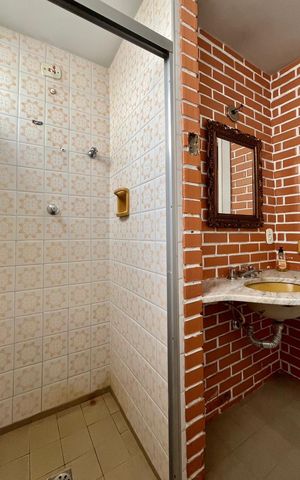 Casa para alugar com 350m², 4 quartos e 4 vagas Casa para alugar com 350m², 4 quartos e 4 vagasBanheiro