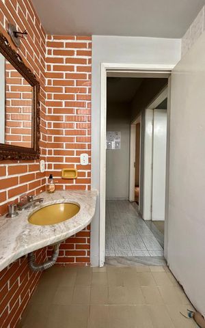 Casa para alugar com 350m², 4 quartos e 4 vagas Casa para alugar com 350m², 4 quartos e 4 vagasBanheiro