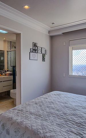 Apartamento à venda com 574m², 4 quartos e 8 vagas Apartamento à venda com 574m², 4 quartos e 8 vagasQuarto 3 - Suíte