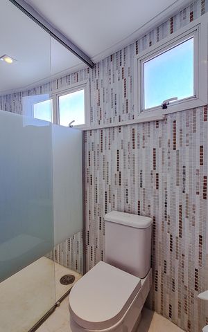 Apartamento à venda com 574m², 4 quartos e 8 vagas Apartamento à venda com 574m², 4 quartos e 8 vagasBanheiro da Suíte 1