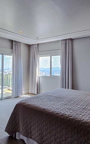 Apartamento à venda com 574m², 4 quartos e 8 vagas Apartamento à venda com 574m², 4 quartos e 8 vagasQuarto 1 - Suíte