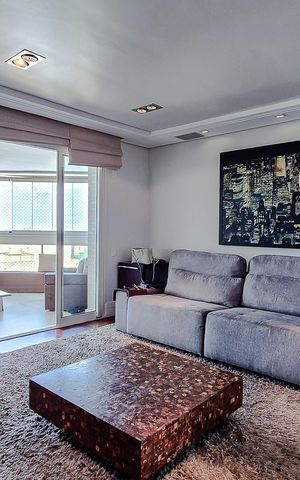 Apartamento à venda com 574m², 4 quartos e 8 vagas Apartamento à venda com 574m², 4 quartos e 8 vagasSala de TV
