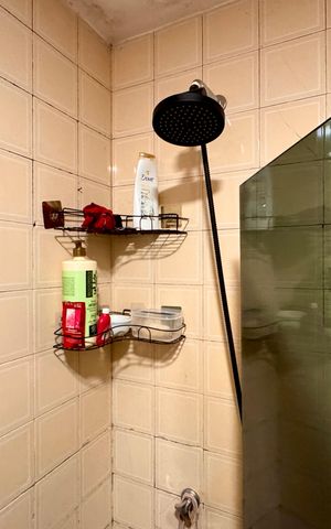 Apartamento à venda com 65m², 2 quartos e sem vaga Apartamento à venda com 65m², 2 quartos e sem vagaBanheiro